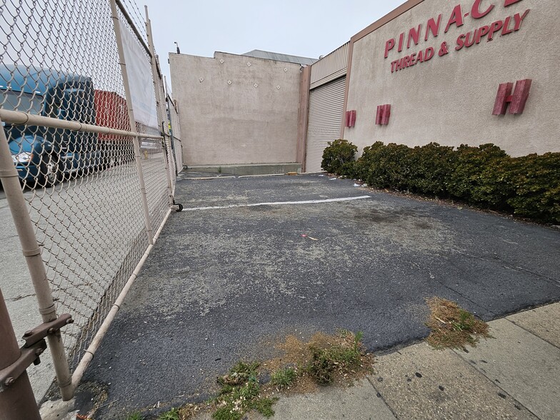 More Photos Of 777 1/2 Stanford Ave, Los Angeles Warehouse For Sale