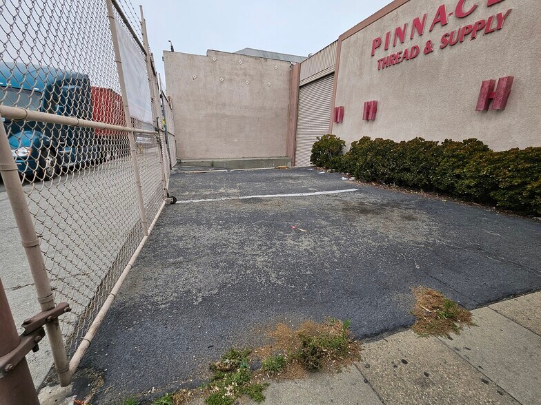 More Photos Of 777 Stanford Ave, Los Angeles Warehouse For Lease