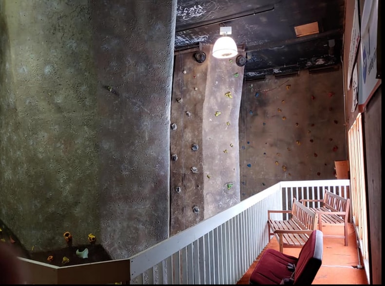 More Photos Of 12 North Rd, Bethel Golf Course Driving Range For Lease