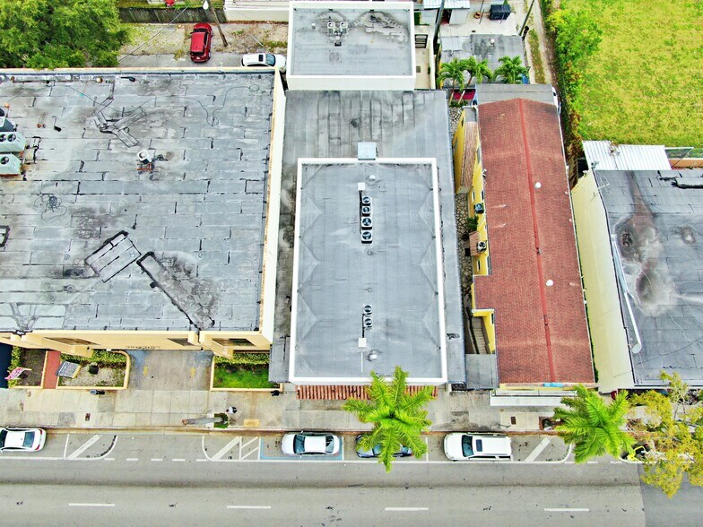 More Photos Of 2268 SW 8th St, Miami Storefront Retail Residential For Sale