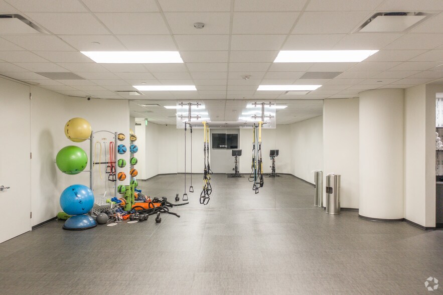 More Photos Of 440 Louisiana St, Houston Office For Lease