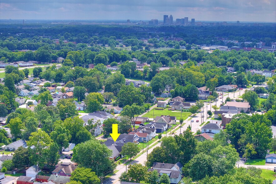 More Photos Of 1604 State St, New Albany Office For Sale