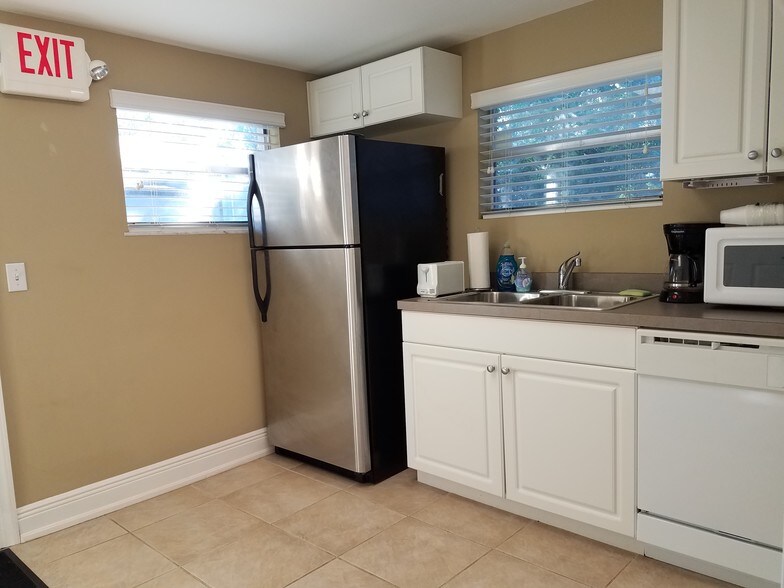 More Photos Of , Bradenton Office For Sale