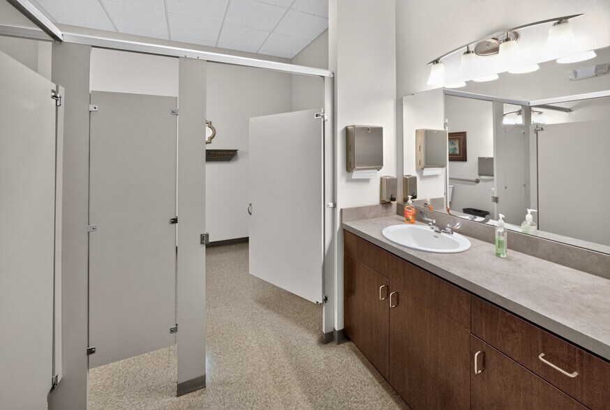 More Photos Of 842 Highway 466, Lady Lake Office For Lease