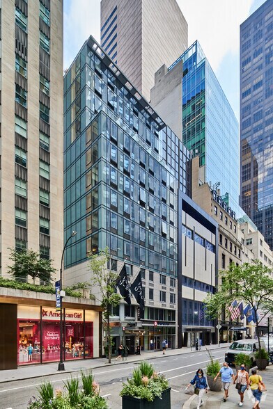 More Photos Of 11-13 W 51st St, New York Hotel For Lease