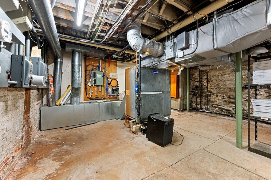 More Photos Of 1847-1855 Massachusetts Ave, Cambridge General Retail For Sale