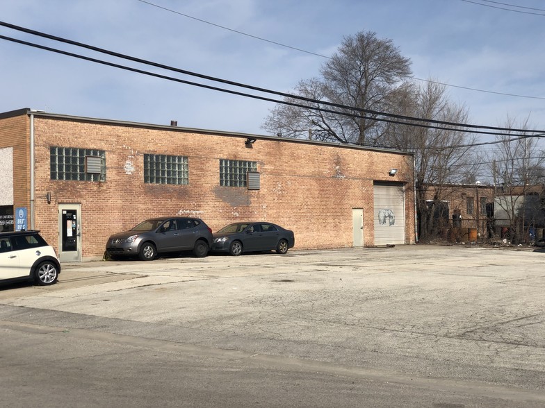 Primary Photo Of 735-739 N Yale Ave, Villa Park Warehouse For Lease