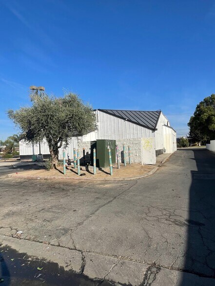More Photos Of 3017 Wilson Rd, Bakersfield Restaurant For Lease