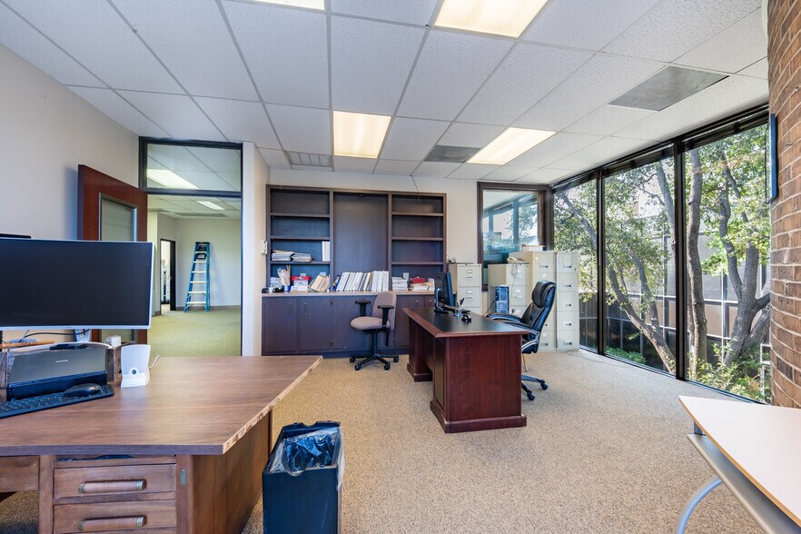 More Photos Of 8500 Shoal Creek Blvd, Austin Medical For Sale
