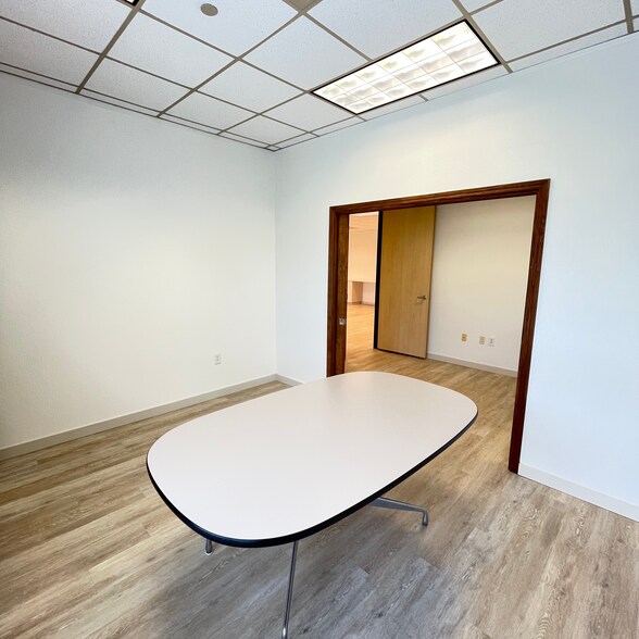 More Photos Of 4407 Bee Caves Rd, West Lake Hills Office For Lease