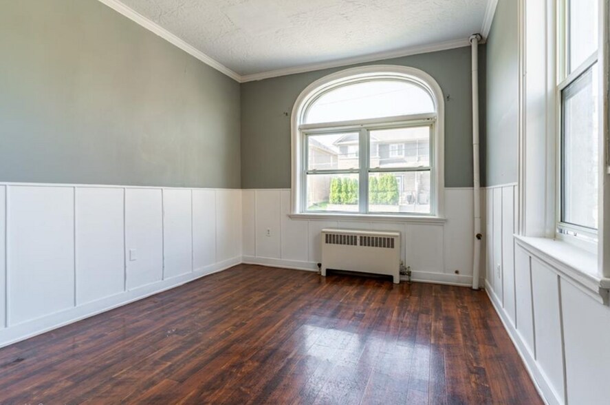 More Photos Of 55 Willow St, Paris Apartments For Sale