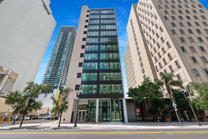 More Photos Of 66-68 W Flagler St, Miami Loft Creative Space For Sale