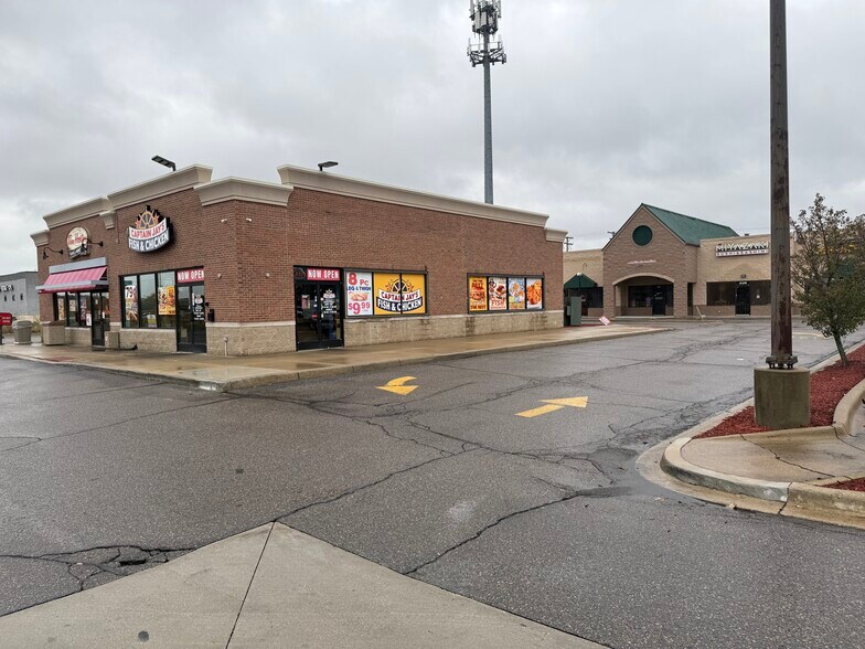 More Photos Of 21300-21384 Hall Rd, Clinton Township Freestanding For Lease