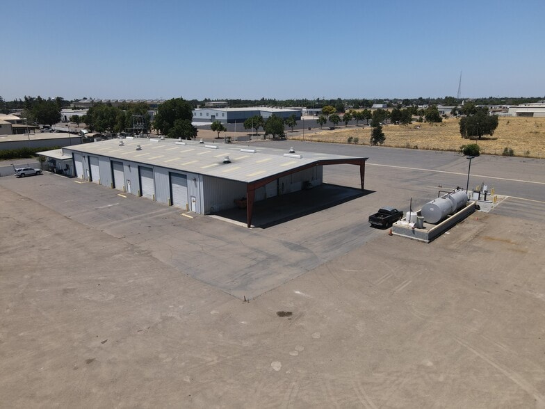 More Photos Of 1444 El Pinal Dr, Stockton Warehouse For Lease