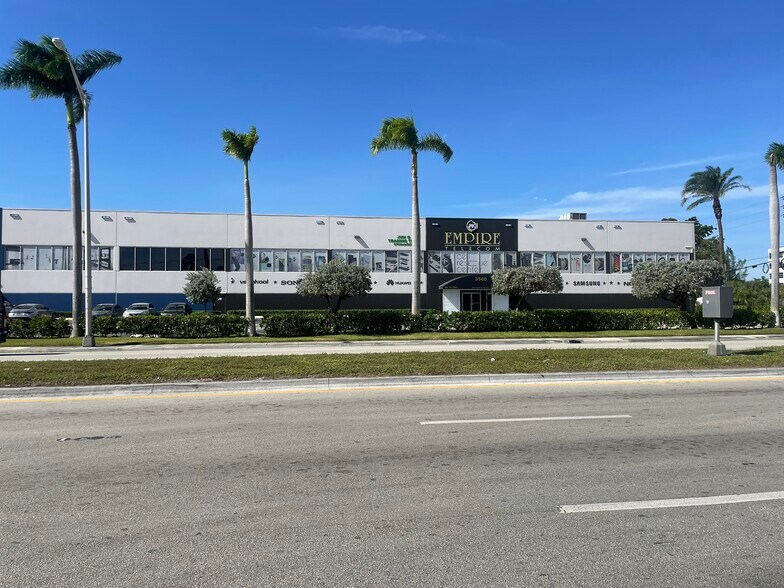 More Photos Of 3520-3560 NW 72nd Ave, Miami Warehouse For Lease