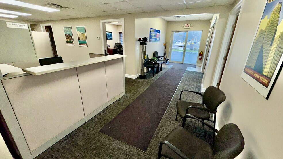 More Photos Of 8828 Main St, Buffalo Freestanding For Lease