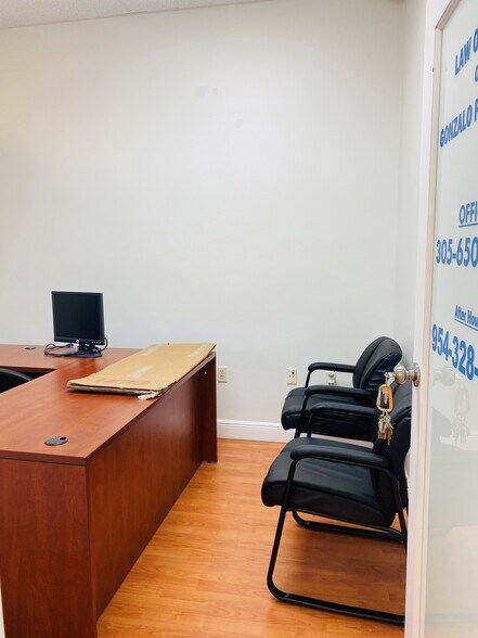 More Photos Of 19300 W Dixie Hwy, Miami Office For Lease