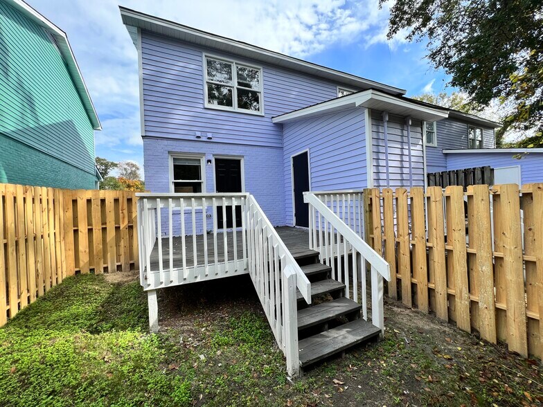 More Photos Of 1738 12th St, Cayce Apartments For Sale