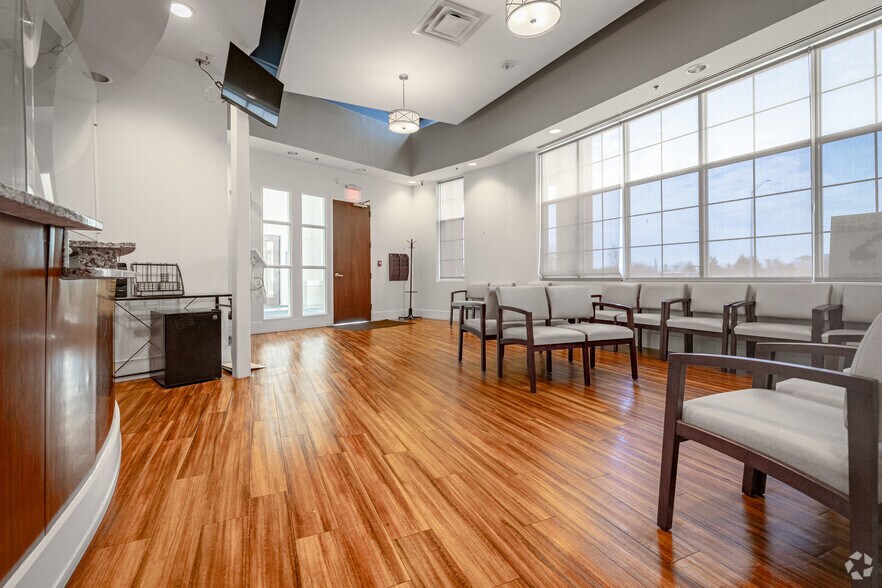 More Photos Of 6020 Meadowridge Center Dr, Elkridge Medical For Lease