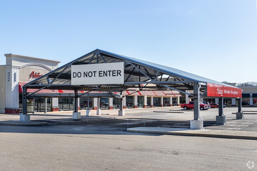 More Photos Of 935-949 Providence Hwy, Norwood Unknown For Lease