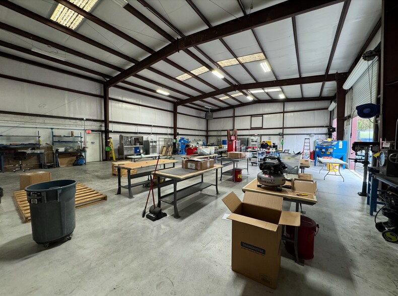 More Photos Of 570 Marksmen Ct, Fayetteville Warehouse For Lease