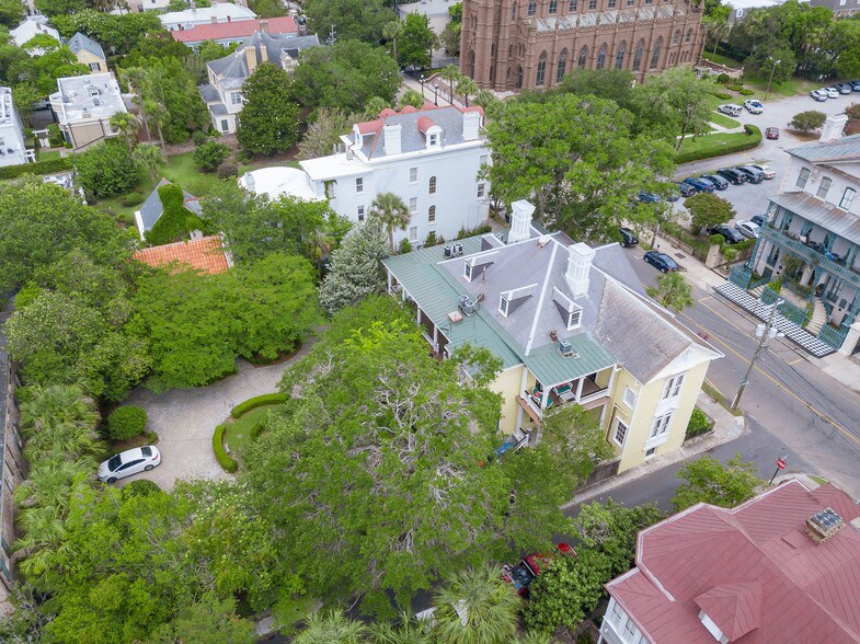More Photos Of 117 Broad St, Charleston Hotel For Sale