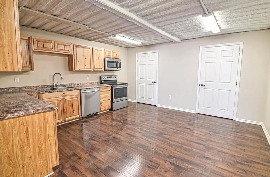 More Photos Of 9504 W County Road 60, Midland Warehouse For Sale