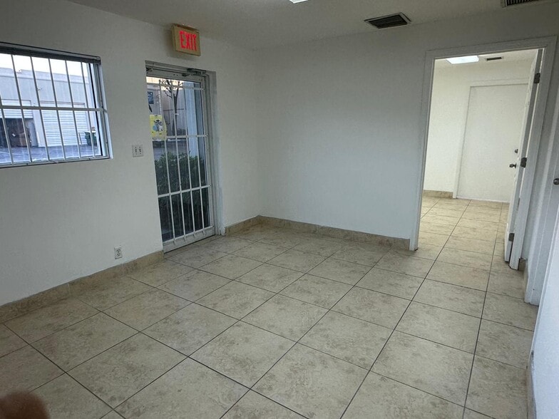 More Photos Of 11453-11477 NW 34th St, Doral Warehouse For Lease