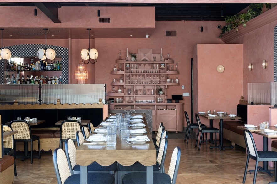 More Photos Of 115 S Fairfax Ave, Los Angeles Hotel For Lease