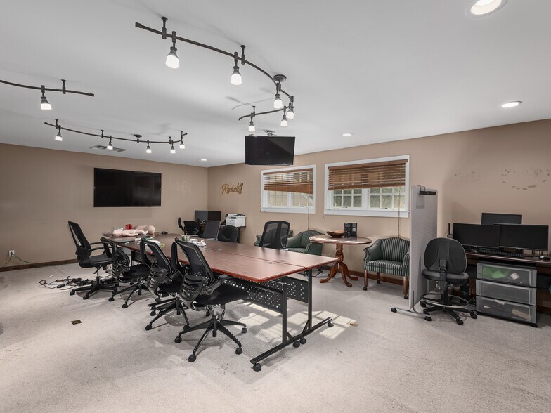 More Photos Of 4 Medical Park Dr, Asheville Medical For Sale