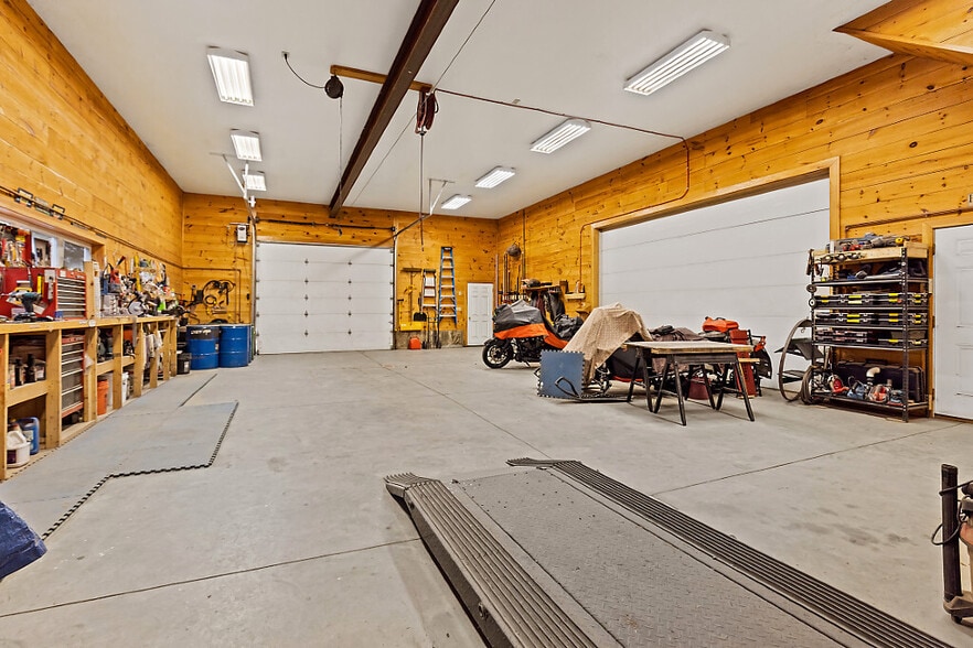 More Photos Of 17 Aviator Pl, Oakland Industrial For Sale