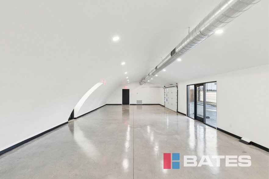 More Photos Of 1402 Fort Worth Ave, Dallas Freestanding For Lease