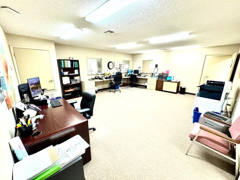 More Photos Of 101 Anthony Dr, Teague Medical For Sale