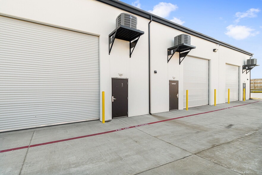 More Photos Of 2828 Interstate 30, Mesquite Industrial For Lease