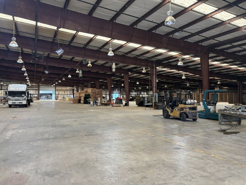 More Photos Of 113 Milledgeville Rd, Eatonton Warehouse For Lease