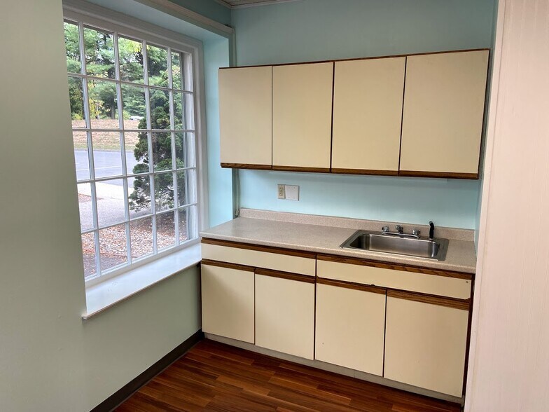 More Photos Of 395 W Avon Rd, Avon Office For Lease