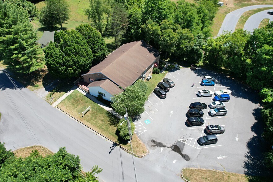 More Photos Of 1046 Terrace Dr, Marion Flex For Sale