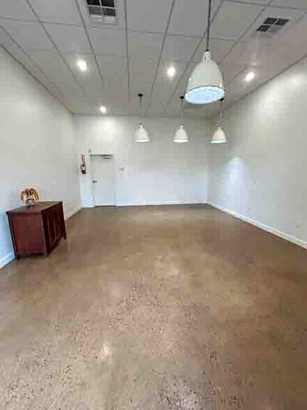 More Photos Of 16776 State Highway 33, Kingfisher Warehouse For Sale