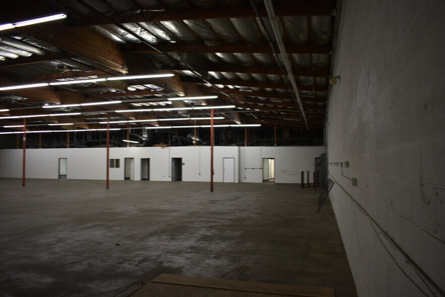 More Photos Of 1249 58th Pl, Los Angeles Warehouse For Lease