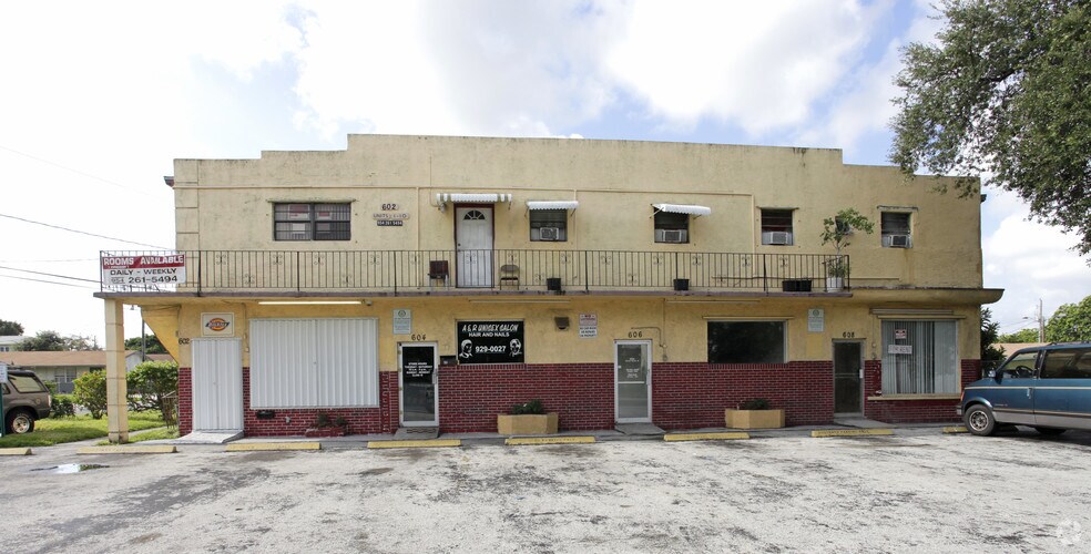 More Photos Of 602-608 NW 1st St, Dania Apartments For Sale
