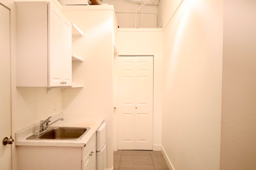 More Photos Of 1108 Richards St, Vancouver Apartments For Lease