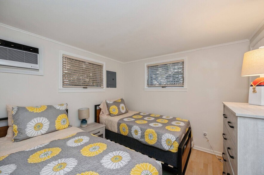 More Photos Of 14 E Landing Rd, Hampton Bays Multifamily For Sale