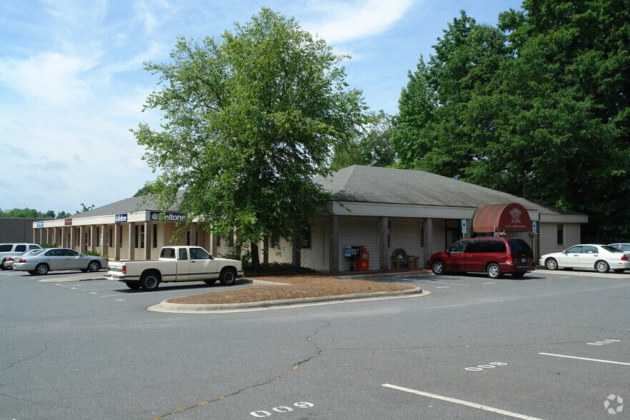 More Photos Of 600 Matthews Mint Hill Rd, Matthews Office For Lease