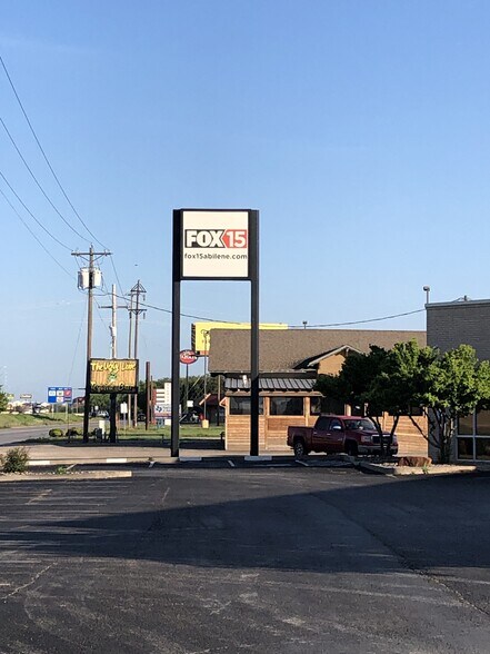 More Photos Of 4127 Danville Dr, Abilene Flex For Lease