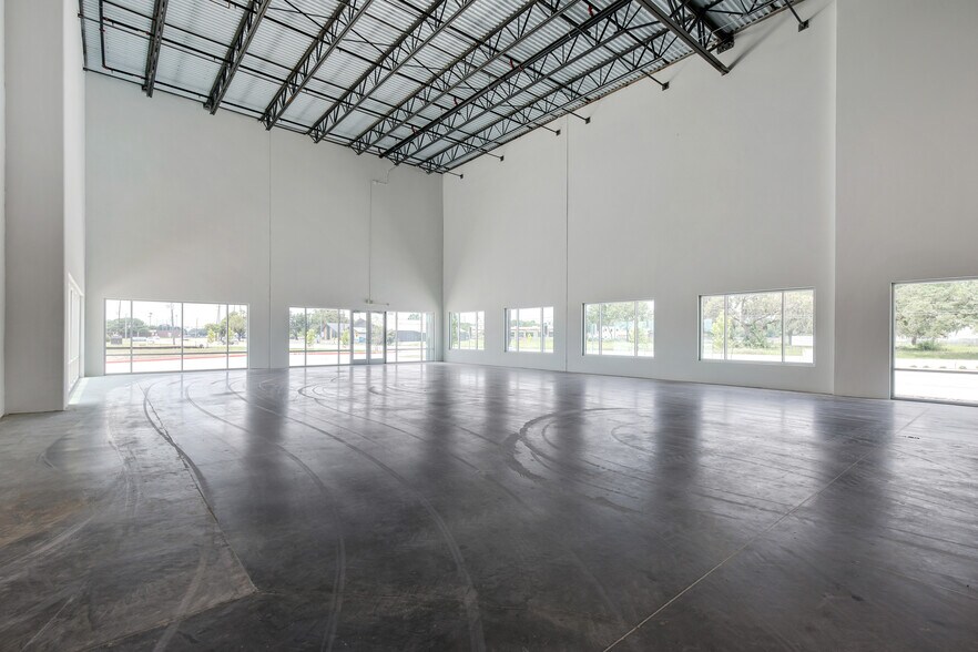 More Photos Of 14803 Cypress N Houston Rd, Cypress Warehouse For Lease