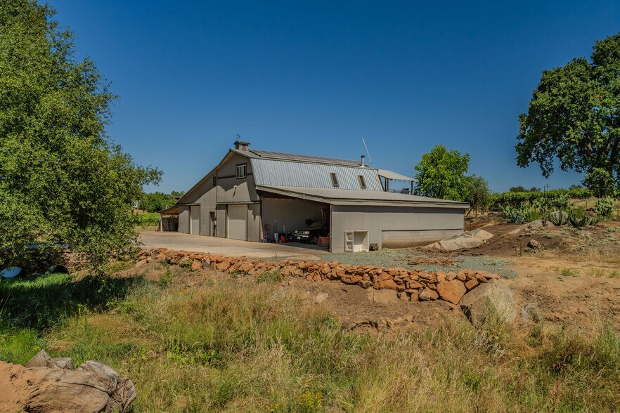 More Photos Of 10786 Shenandoah Rd, Plymouth Winery Vineyard For Sale