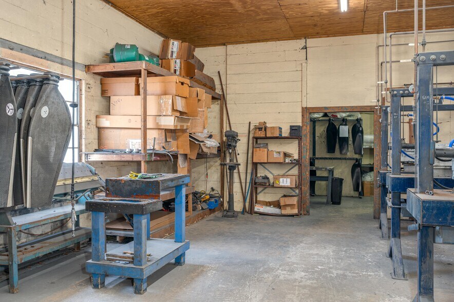 More Photos Of 19 Evergreen Dr, Lake Wales Freestanding For Sale