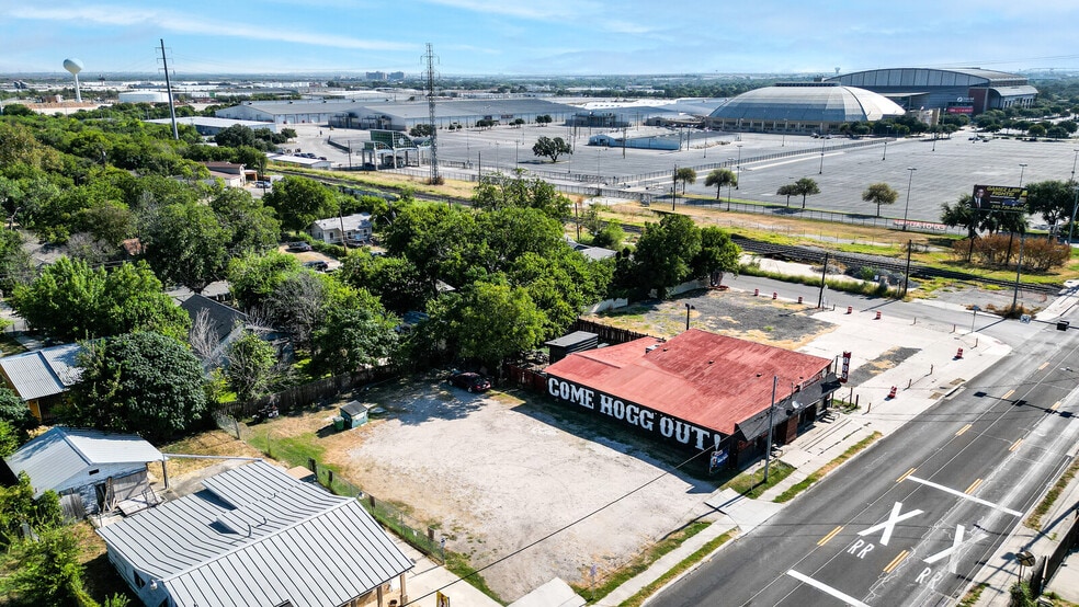 More Photos Of 2931 E Houston St, San Antonio Land For Sale
