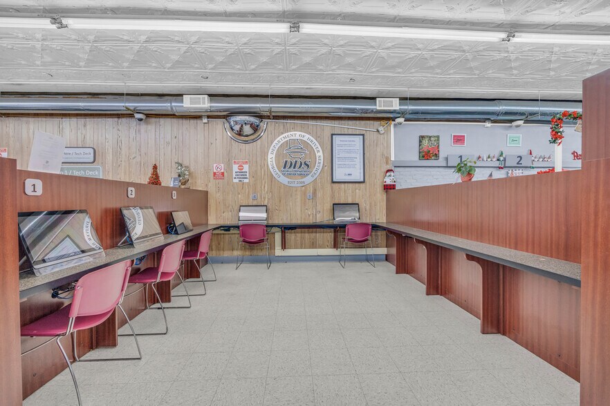 More Photos Of 62 Doyle St, Toccoa Storefront Retail Office For Sale