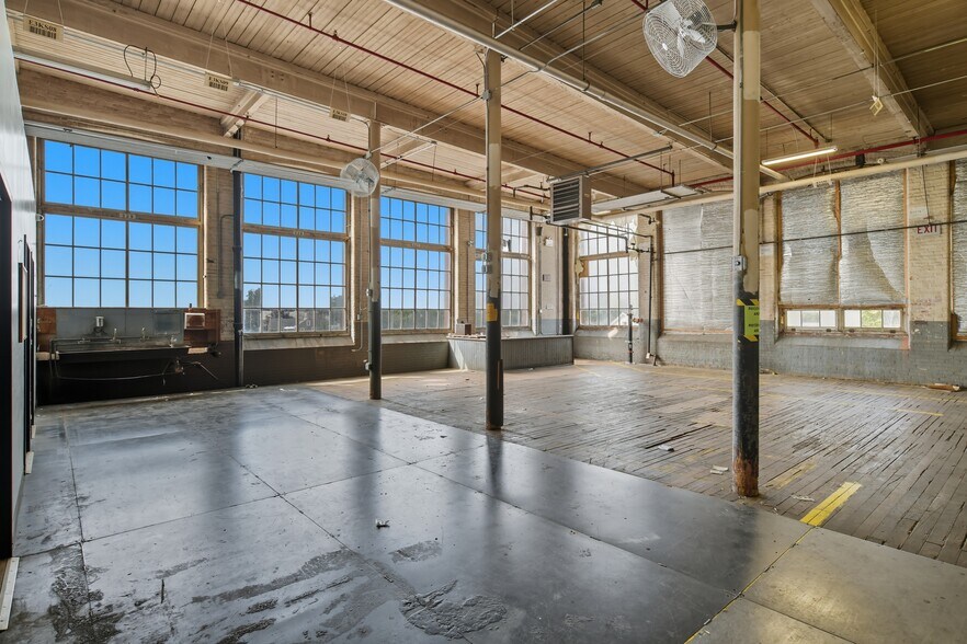 More Photos Of 122 Pleasant St, Easthampton Industrial For Lease
